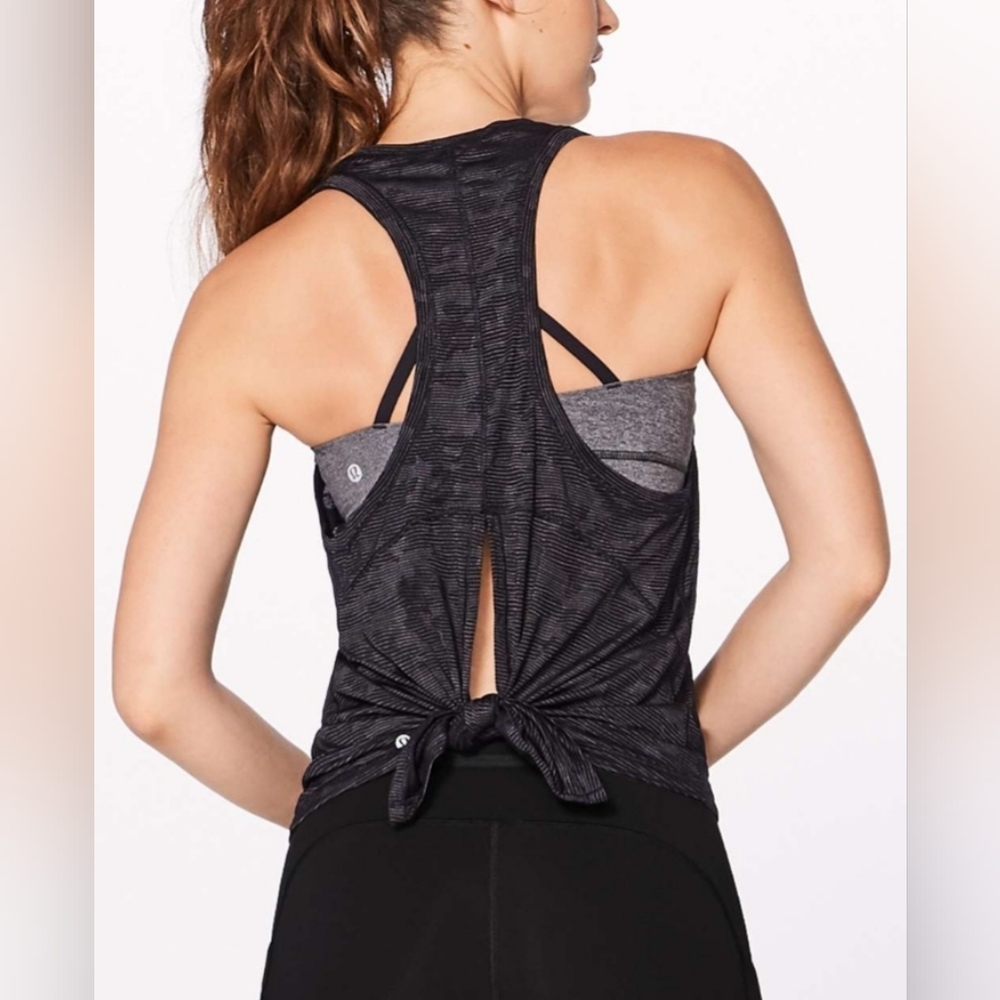 Lululemon | 'Miles Ahead' Tank in Black Camo, Size 2 - Picture 5 of 11